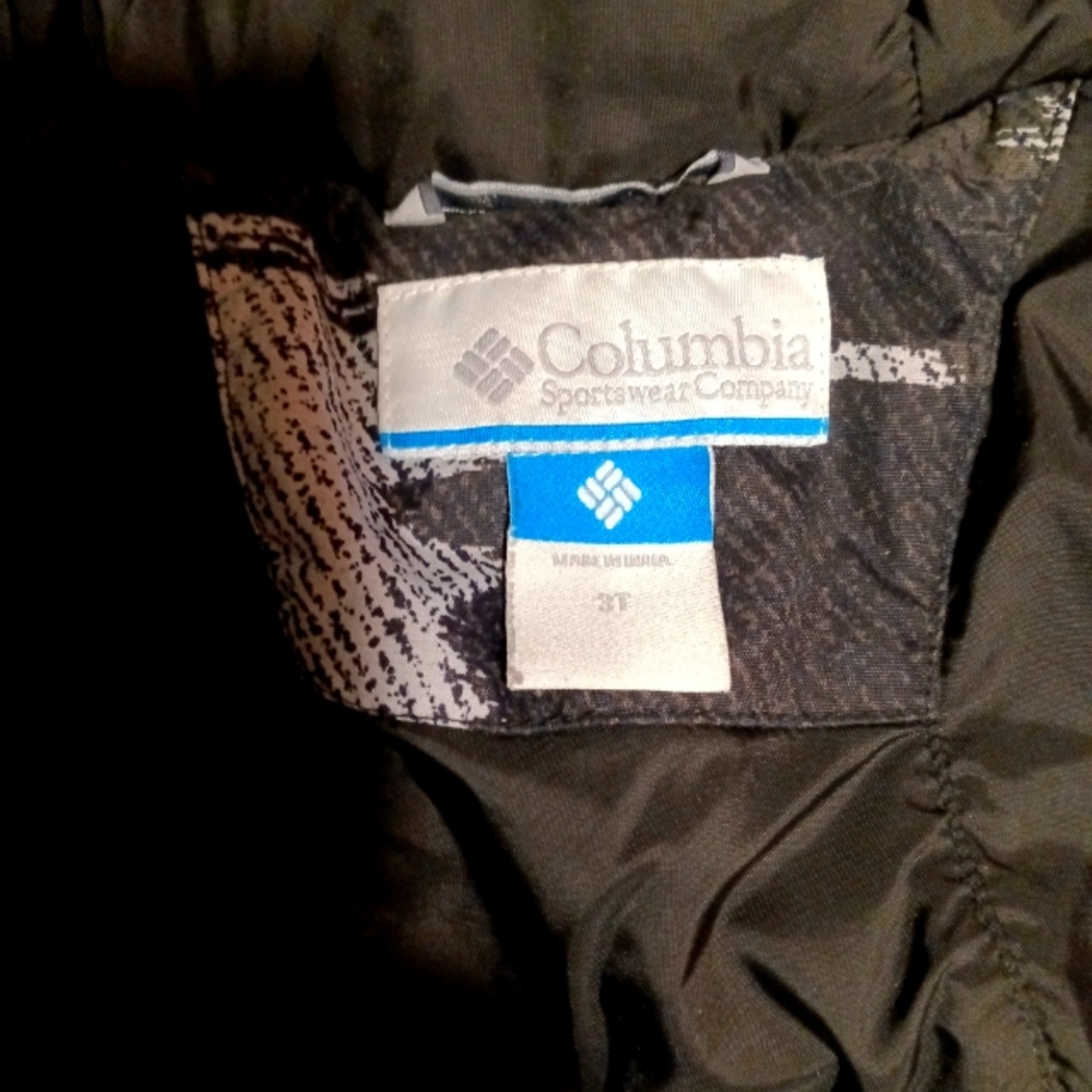 Columbia 3t winter coat with hood